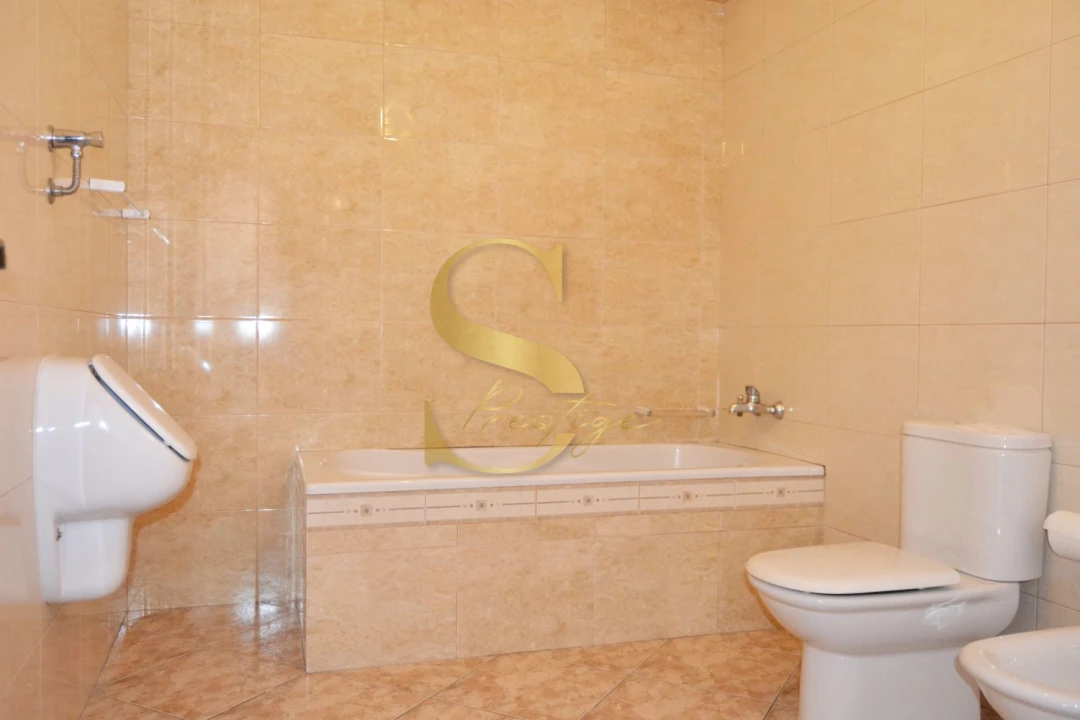 Moradia T4 para Venda em Monte Redondo e Carreira Foto 33