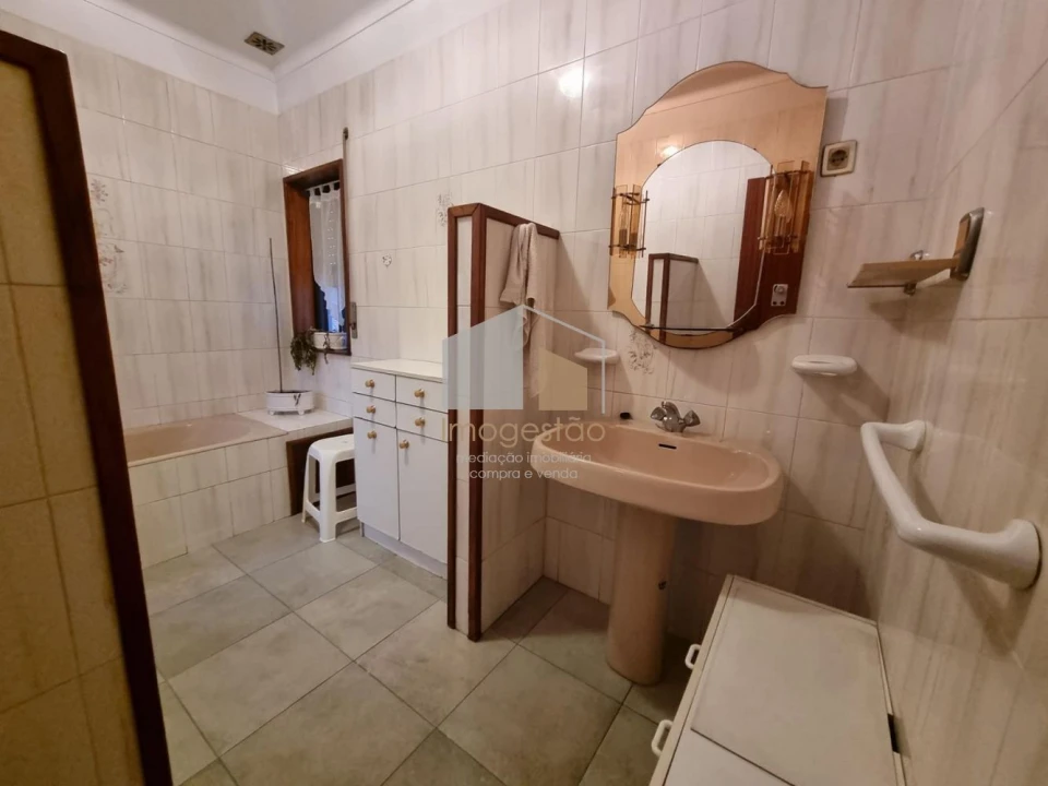 Moradia T3 para Venda em Darque Foto 16