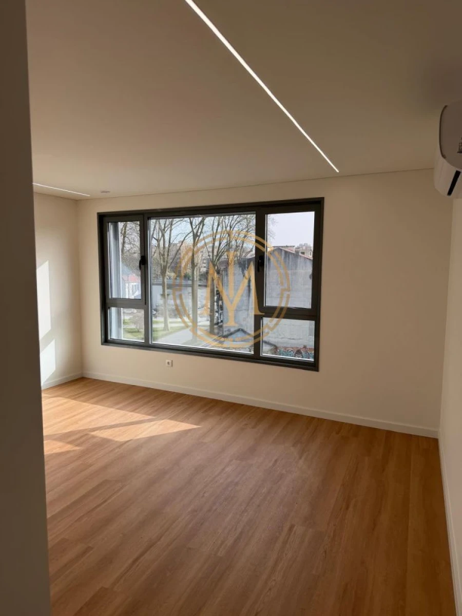 Apartamento T2 para Venda em Paranhos Foto 18