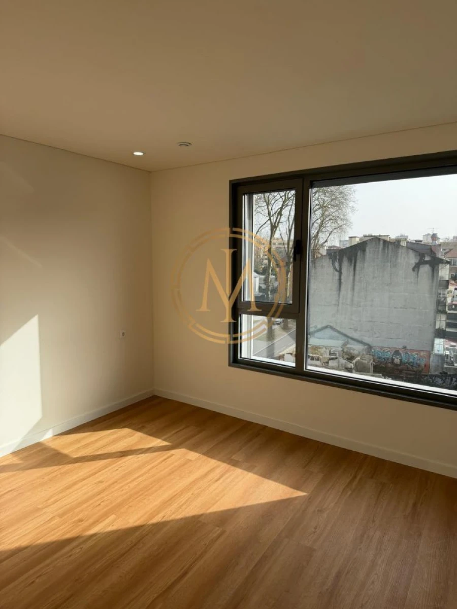 Apartamento T2 para Venda em Paranhos Foto 15