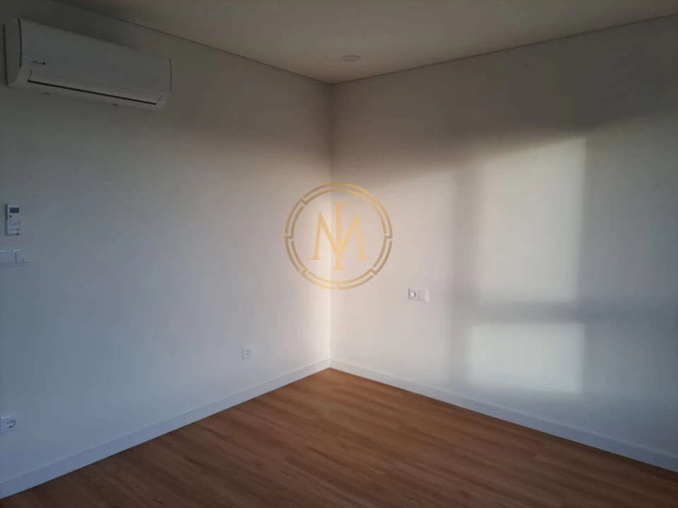 Apartamento T2 para Venda em Paranhos Foto 5