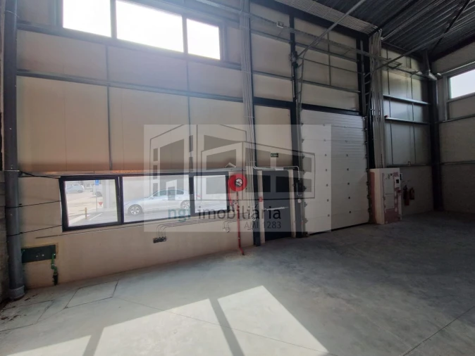 Loja para Arrendamento em Alverca do Ribatejo e Sobralinho Foto 4