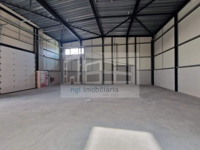 Loja para Arrendamento em Alverca do Ribatejo e Sobralinho Foto 2