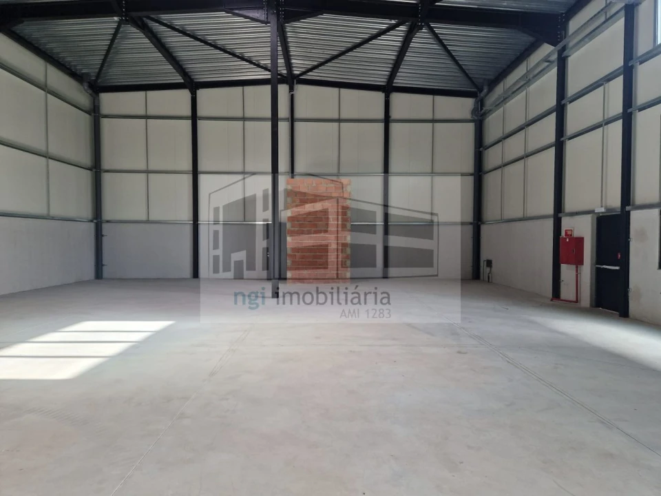 Loja para Arrendamento em Alverca do Ribatejo e Sobralinho Foto 2