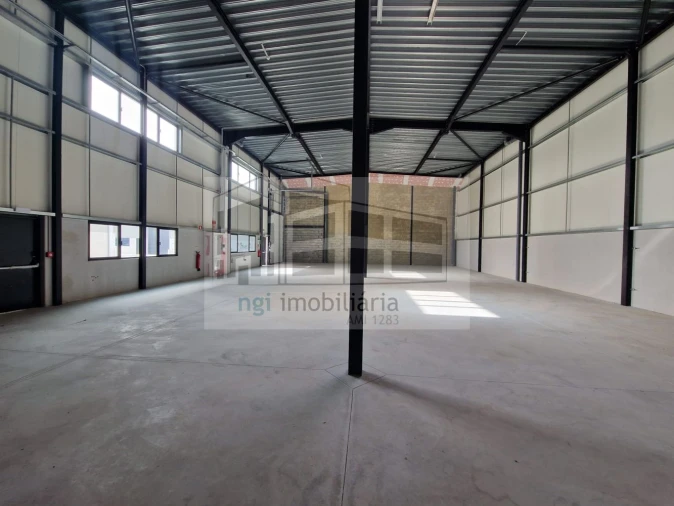 Loja para Arrendamento em Alverca do Ribatejo e Sobralinho Foto 5