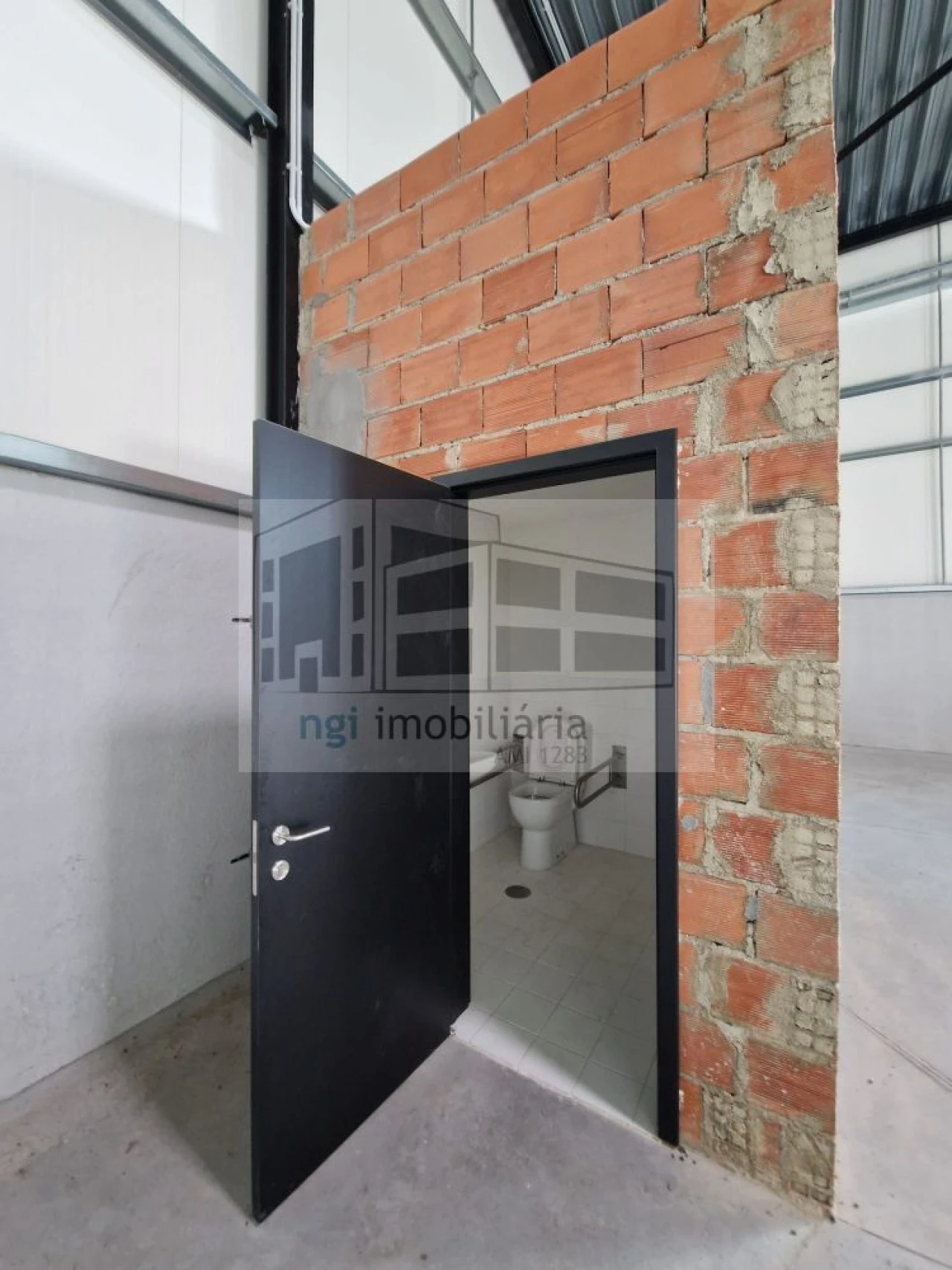 Loja para Arrendamento em Alverca do Ribatejo e Sobralinho Foto 8