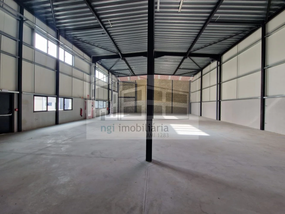 Loja para Arrendamento em Alverca do Ribatejo e Sobralinho Foto 3