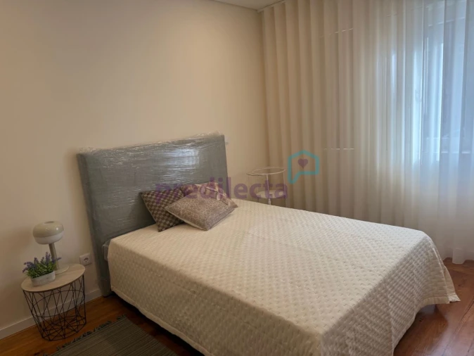 Moradia T7 para Arrendamento em Paranhos Foto 8