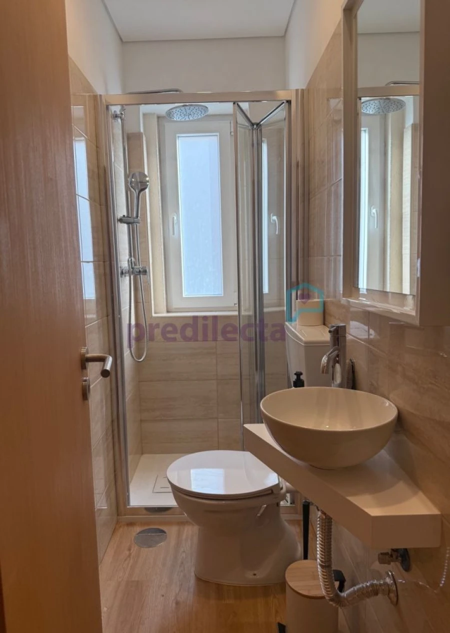 Moradia T7 para Arrendamento em Paranhos Foto 7