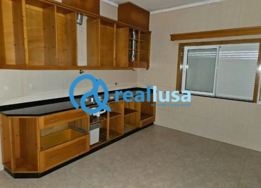 Moradia T3 para Venda em Santo Tirso, Couto (Santa Cristina e São Miguel) e Burgães Foto 3