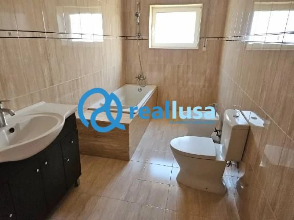 Moradia T3 para Venda em Santo Tirso, Couto (Santa Cristina e São Miguel) e Burgães Foto 2