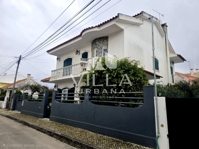 Moradia T4 para Venda em Amora Foto 2