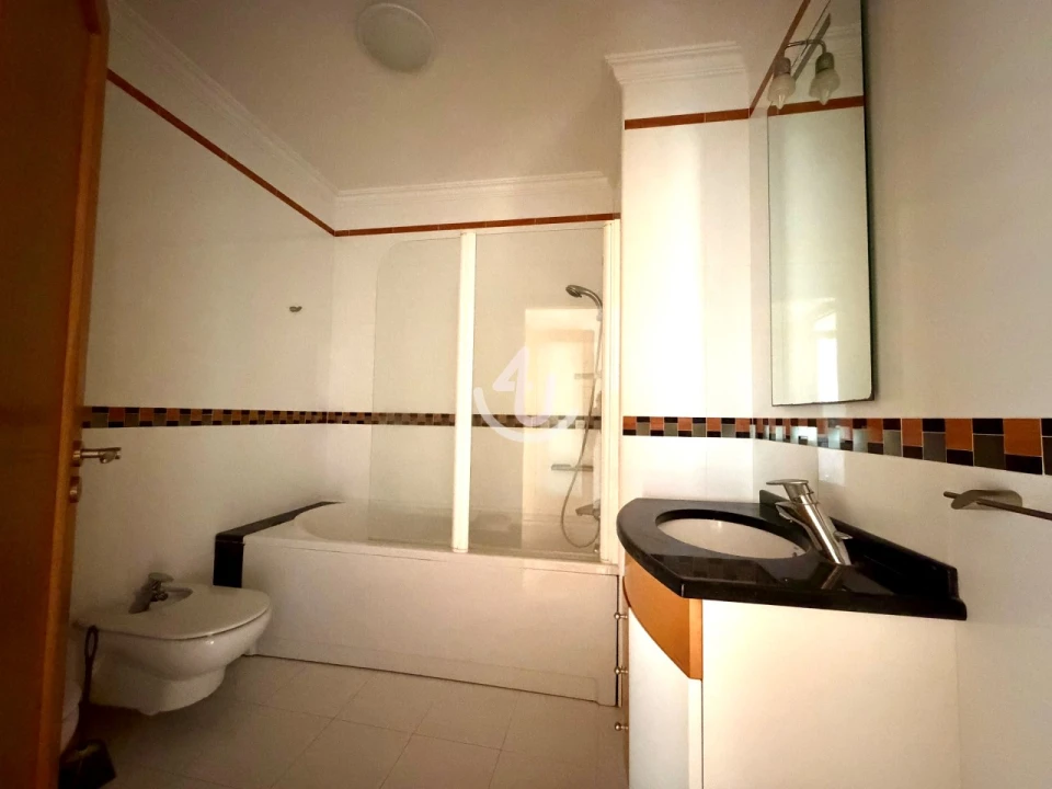 Apartamento T3 para Venda em São Martinho do Porto Foto 34