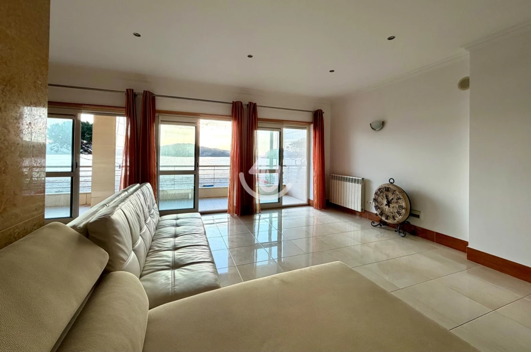 Apartamento T3 para Venda em São Martinho do Porto Foto 11