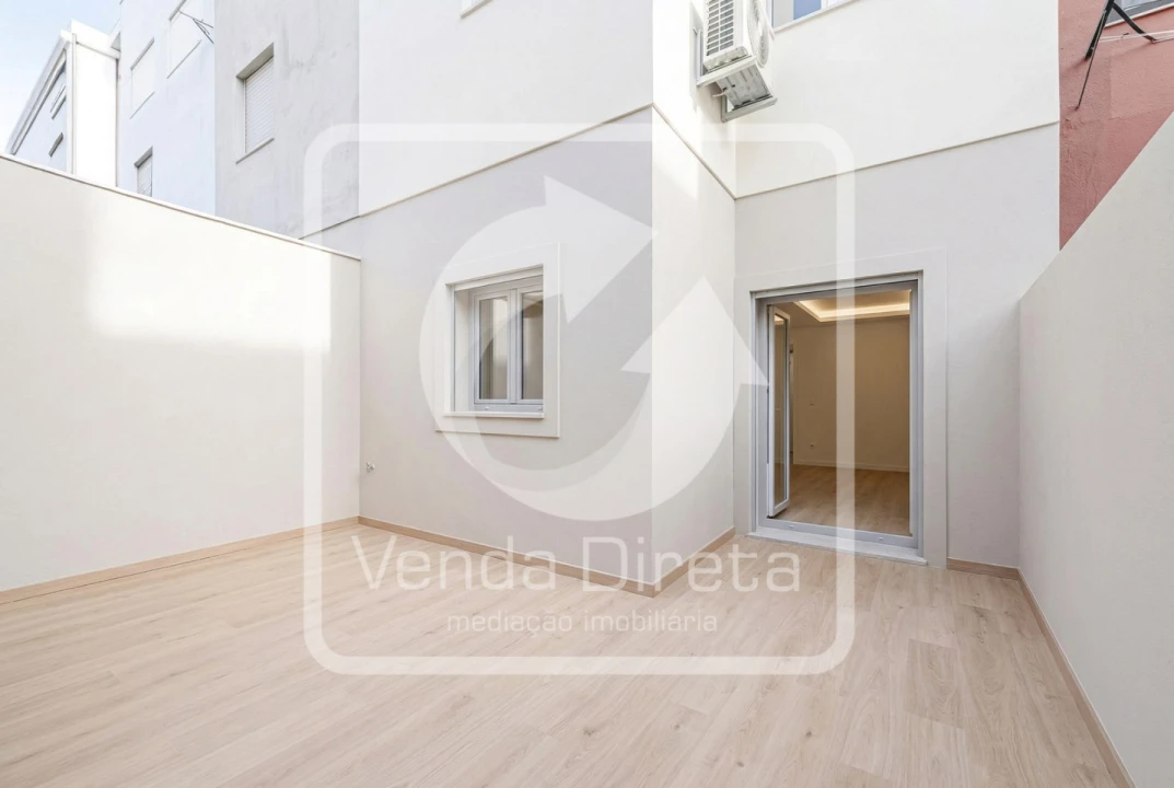 Moradia T4 para Venda em Alto do Seixalinho, Santo André e Verderena Foto 2