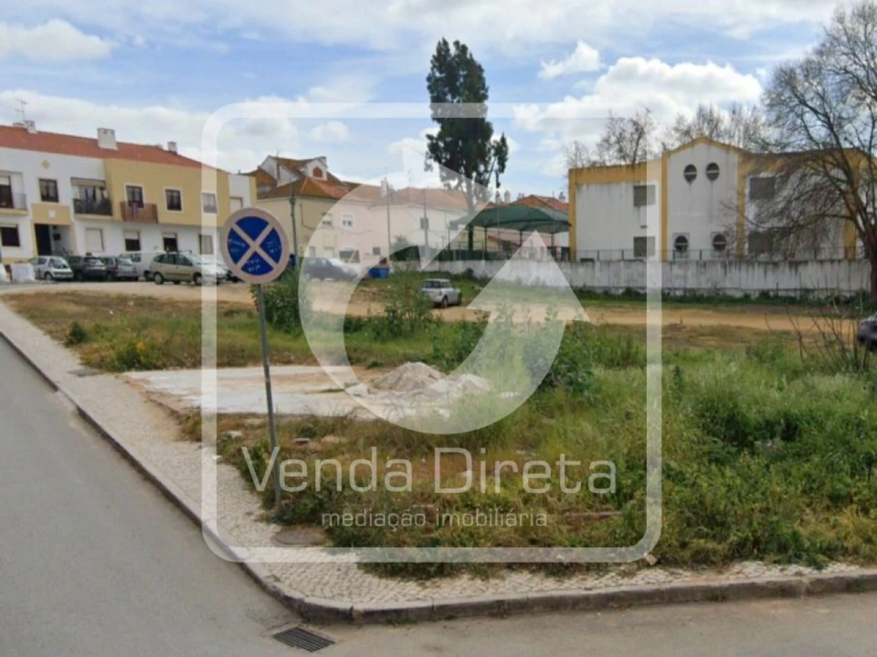Terreno para Venda em Setubal (São Sebastião) Foto 1