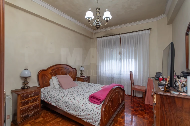 Apartamento T3 para Venda em Massamá e Monte Abraão Foto 1