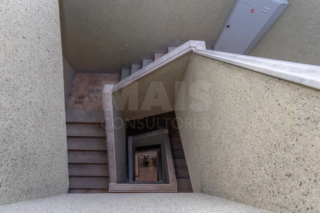 Apartamento T3 para Venda em Massamá e Monte Abraão Foto 4