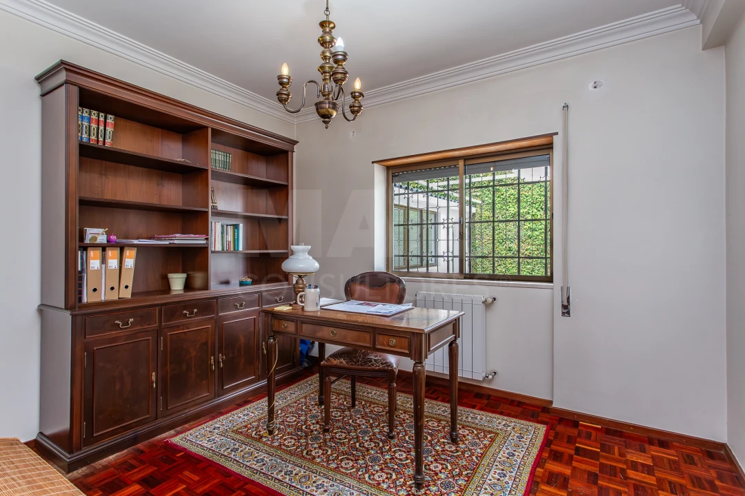 Moradia T4 para Venda em Carnaxide e Queijas Foto 8