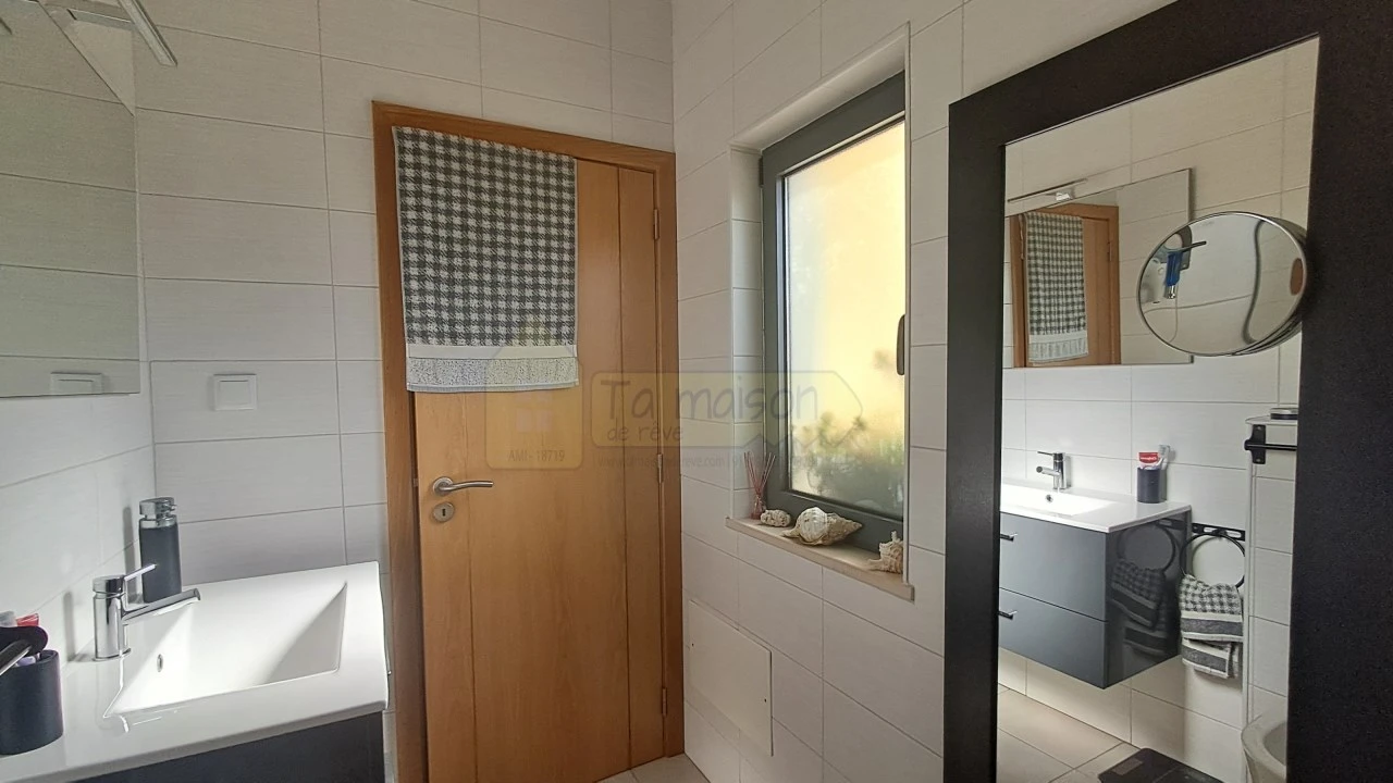 Moradia T3 para Venda em Salir Foto 10