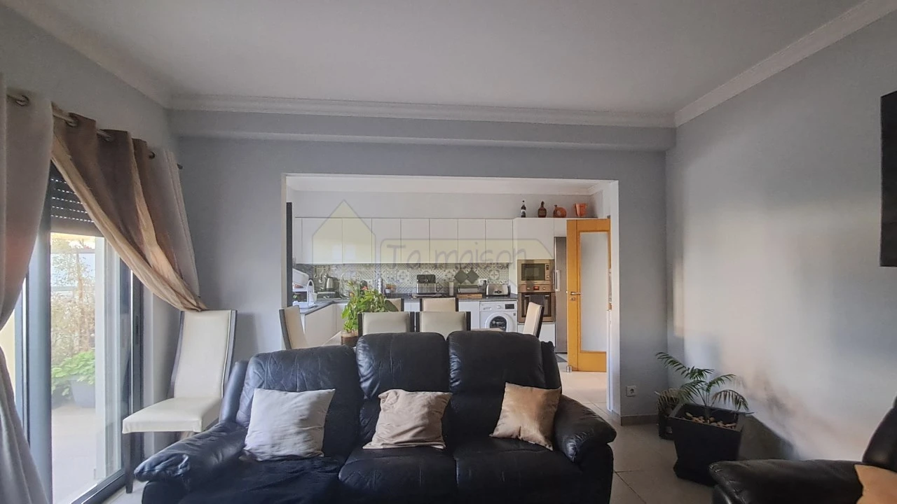 Moradia T3 para Venda em Salir Foto 13