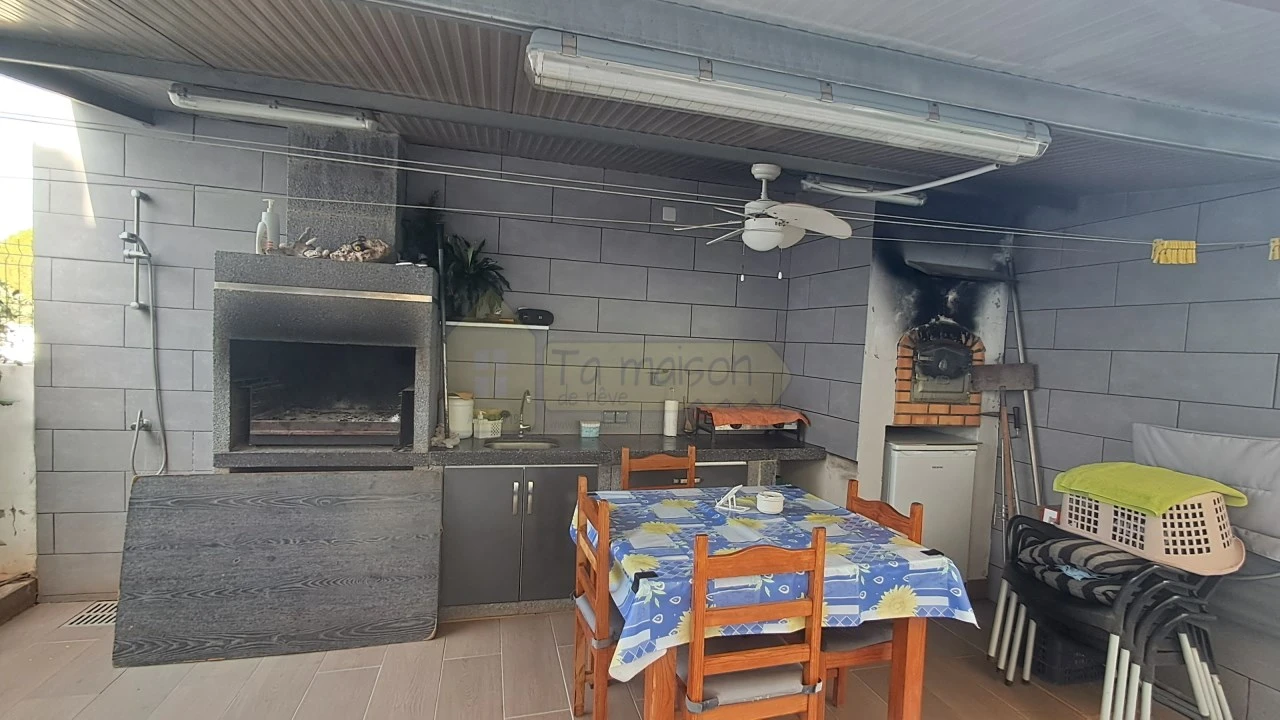 Moradia T3 para Venda em Salir Foto 18