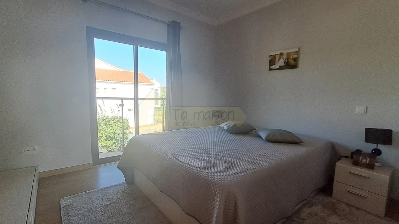 Moradia T3 para Venda em Salir Foto 22