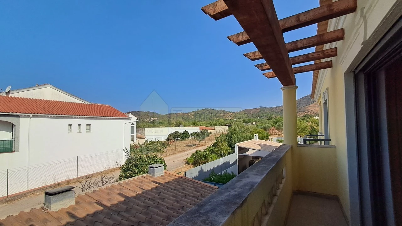 Moradia T3 para Venda em Salir Foto 30