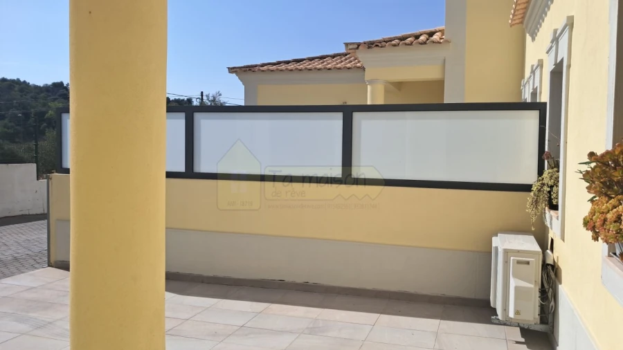 Moradia T3 para Venda em Salir Foto 3