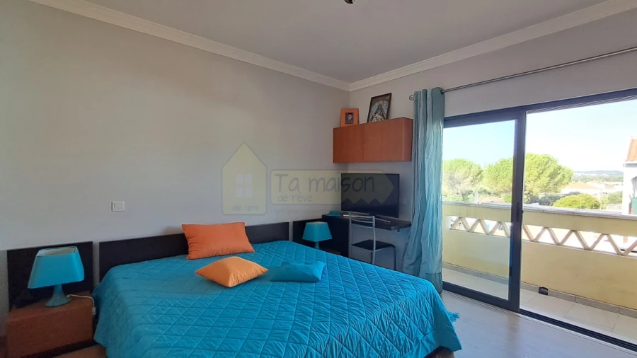 Moradia T3 para Venda em Salir Foto 25