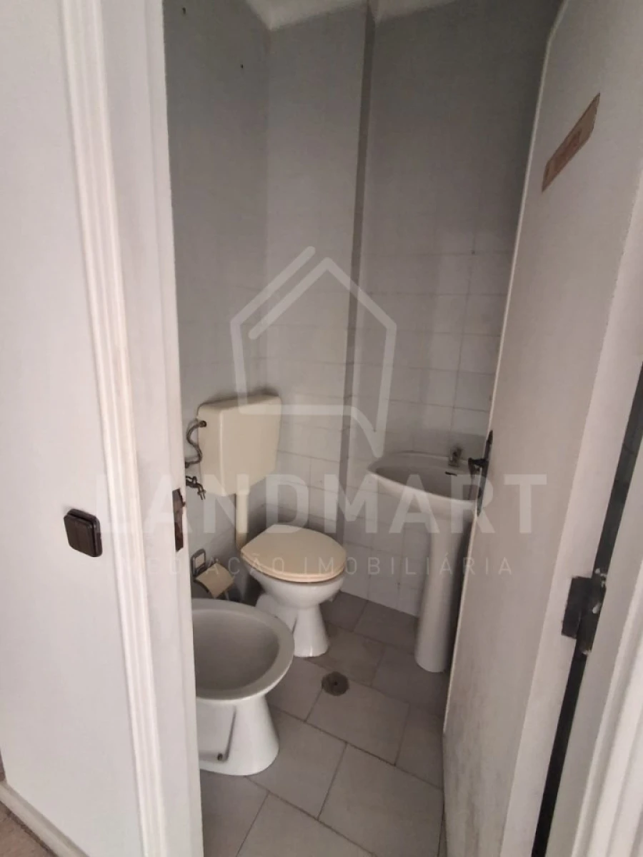 Loja para Arrendamento em Benedita Foto 4