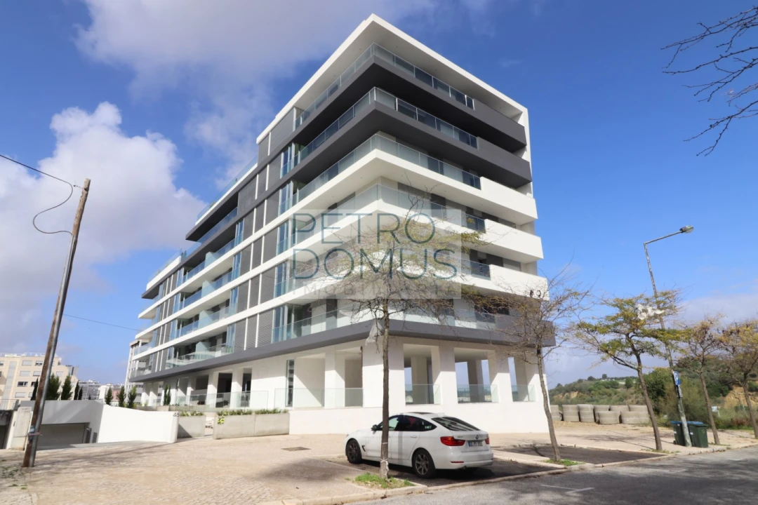 Apartamento T3 para Arrendamento em Areeiro Foto 1
