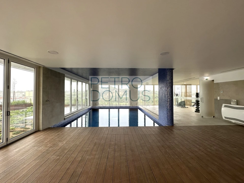 Apartamento T3 para Arrendamento em Areeiro Foto 4