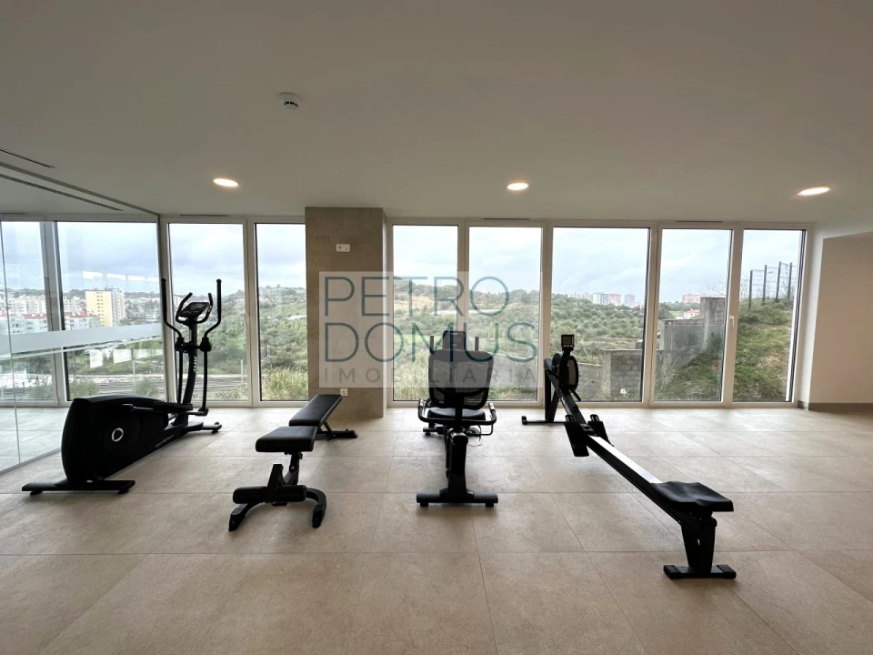 Apartamento T3 para Arrendamento em Areeiro Foto 11