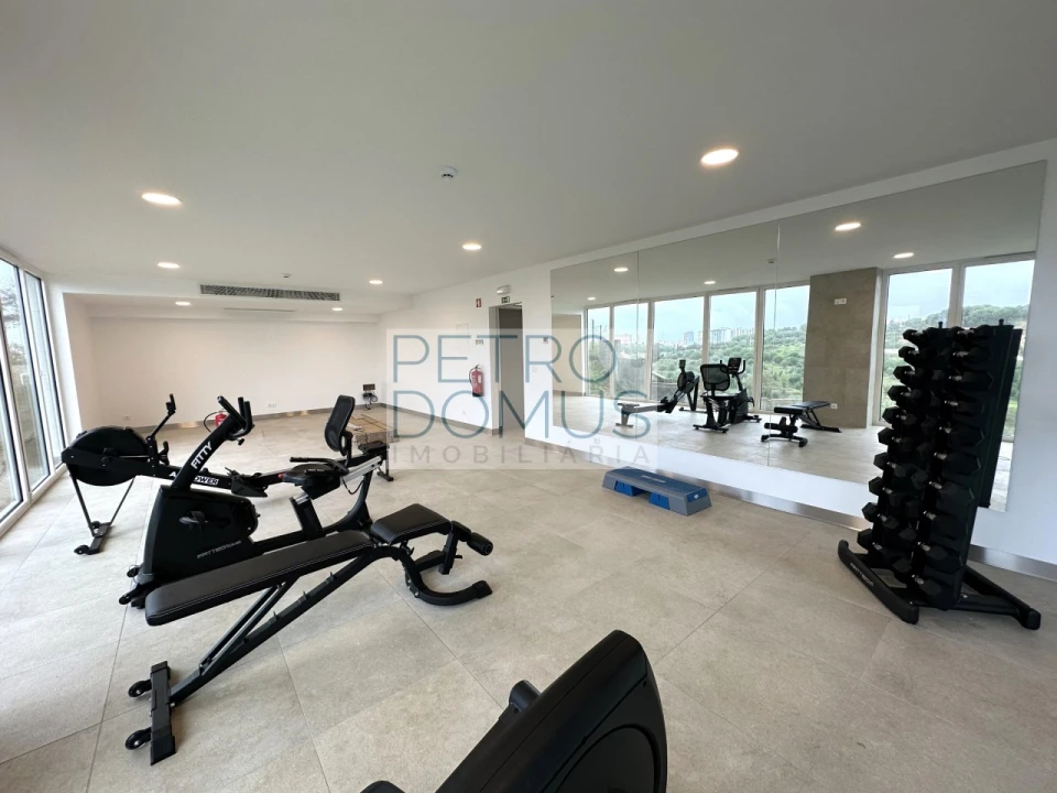 Apartamento T3 para Arrendamento em Areeiro Foto 12