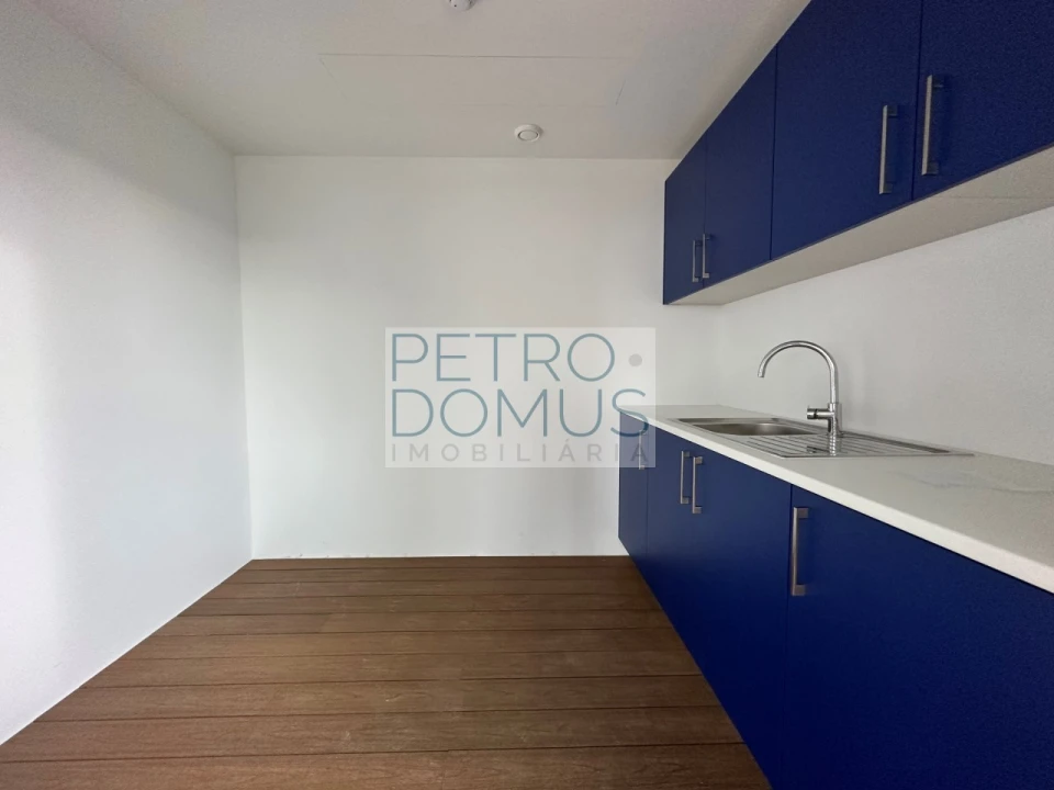 Apartamento T3 para Arrendamento em Areeiro Foto 15