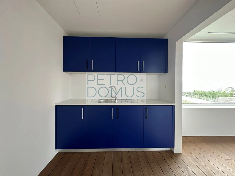 Apartamento T3 para Arrendamento em Areeiro Foto 16