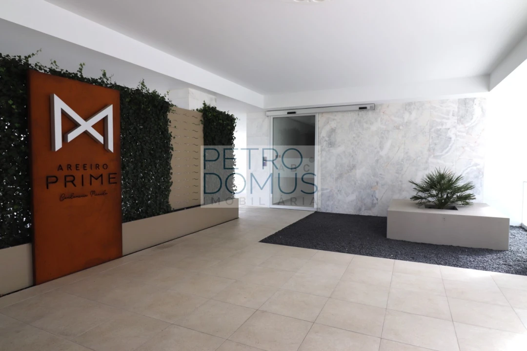 Apartamento T3 para Arrendamento em Areeiro Foto 18
