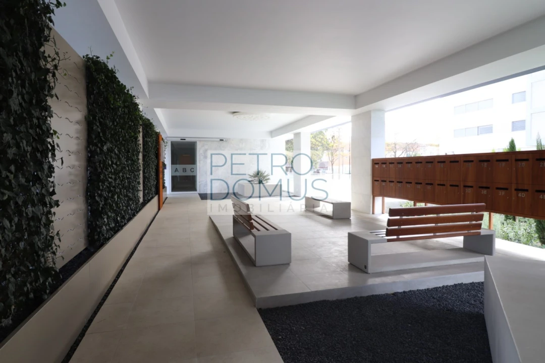 Apartamento T3 para Arrendamento em Areeiro Foto 20