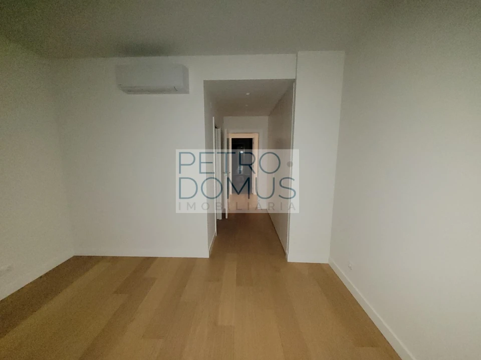 Apartamento T3 para Arrendamento em Areeiro Foto 31