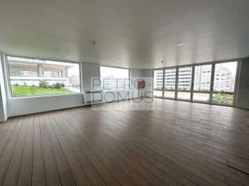 Apartamento T3 para Arrendamento em Areeiro