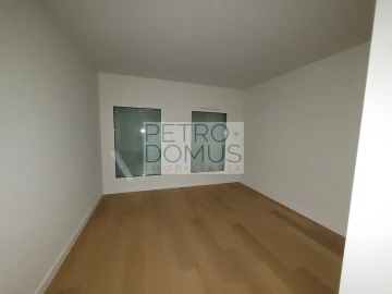 Apartamento T3 para Arrendamento em Areeiro