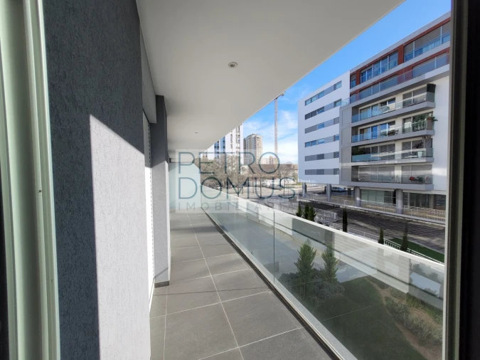 Apartamento T3 para Arrendamento em Areeiro Foto 23