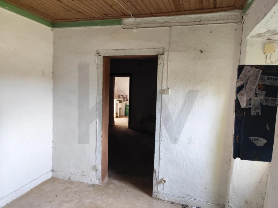 Moradia T2 para Venda em Almoster Foto 12