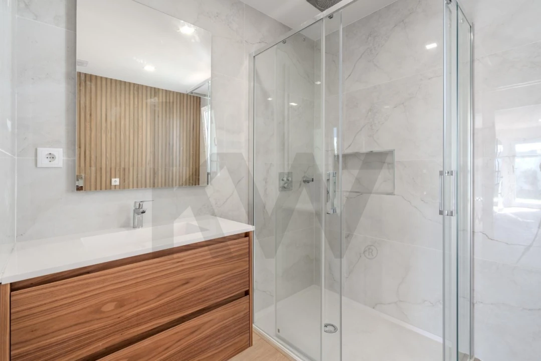 Moradia T4 para Venda em Alcabideche Foto 13