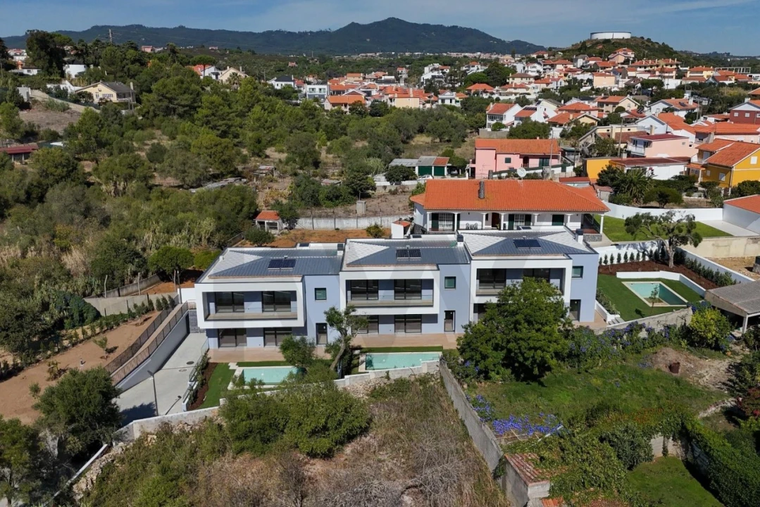 Moradia T4 para Venda em Alcabideche Foto 39