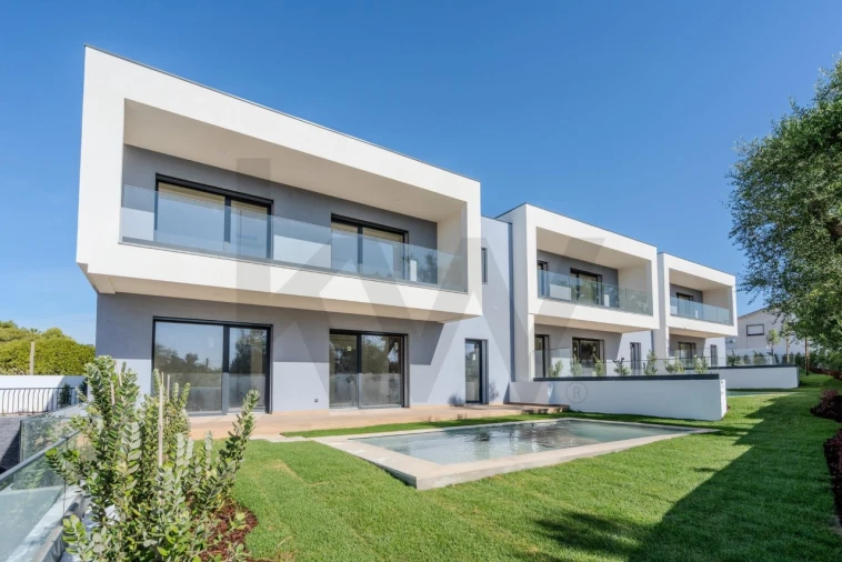 Moradia T4 para Venda em Alcabideche Foto 2