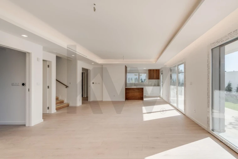 Moradia T4 para Venda em Alcabideche Foto 4