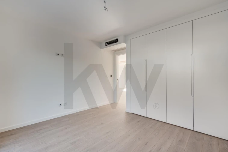 Moradia T4 para Venda em Alcabideche Foto 11