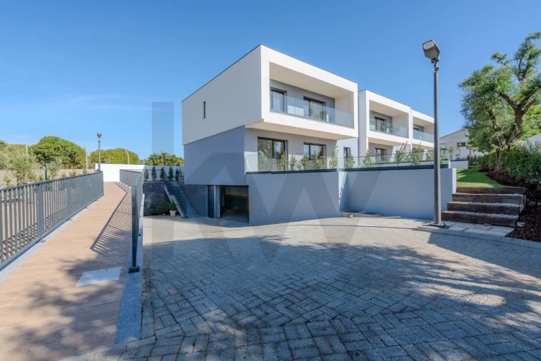 Moradia T4 para Venda em Alcabideche Foto 37